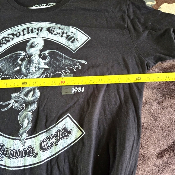 Motley Crue Hollywood shirt - Picture 7 of 8